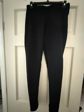 Source Unknown Black Textured High-Rise Leggings